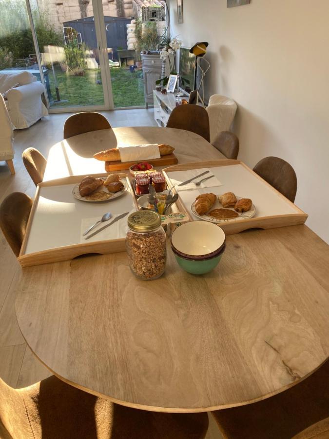 Cote Court Bed & Breakfast ลีล-ซูร์-ลา-ซอร์ก ภายนอก รูปภาพ
