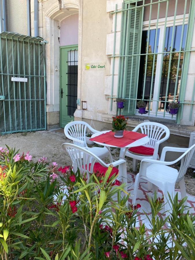 Cote Court Bed & Breakfast ลีล-ซูร์-ลา-ซอร์ก ภายนอก รูปภาพ