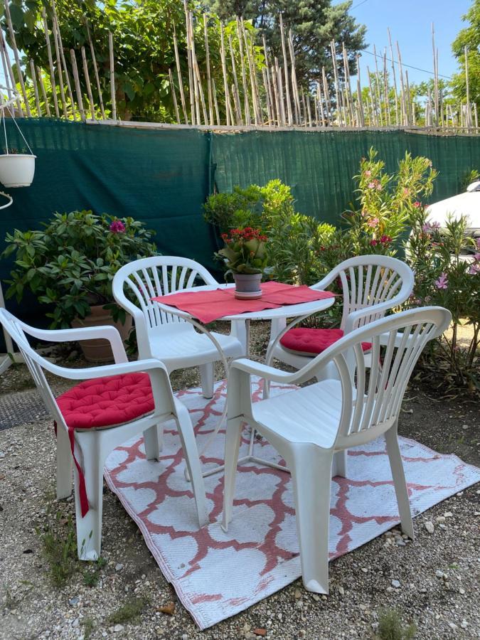 Cote Court Bed & Breakfast ลีล-ซูร์-ลา-ซอร์ก ภายนอก รูปภาพ