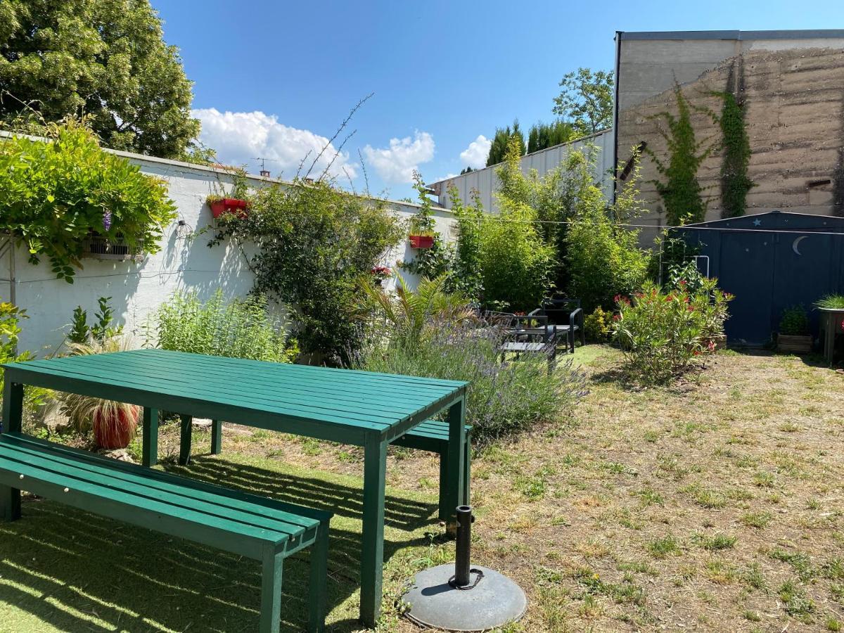 Cote Court Bed & Breakfast ลีล-ซูร์-ลา-ซอร์ก ภายนอก รูปภาพ